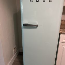 SMEG 50's Style Retro FAB 28 Refrigerator with Ice Compartment, Pastel Green, Right Hinge