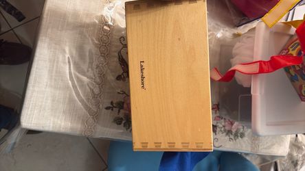 Mystery color pulling box