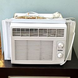Haier Window AC Air Conditioner (Works)