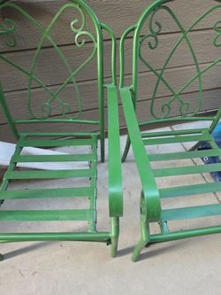 2 Iron green chairs Vintage  300