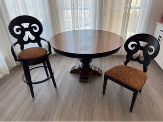 5 Piece Kitchen Dining Set and 4 Barstools