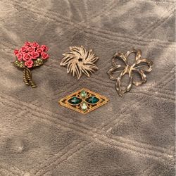 WOMENS JEWELERY BROOCHES PRRFECY CONDITION COST IS $3 EACH
