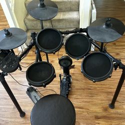 Alesis Nitro Electric Drum Kit 
