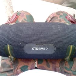 JbL Xtreme 2 In Good Condition works great fully charged 