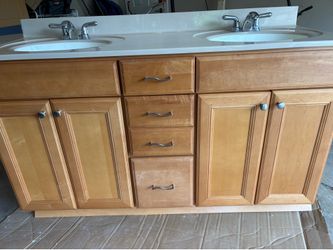KraftMaid Solid Wood Bathroom Vanity Set, Medicine Cabinets, Mirror & Lights