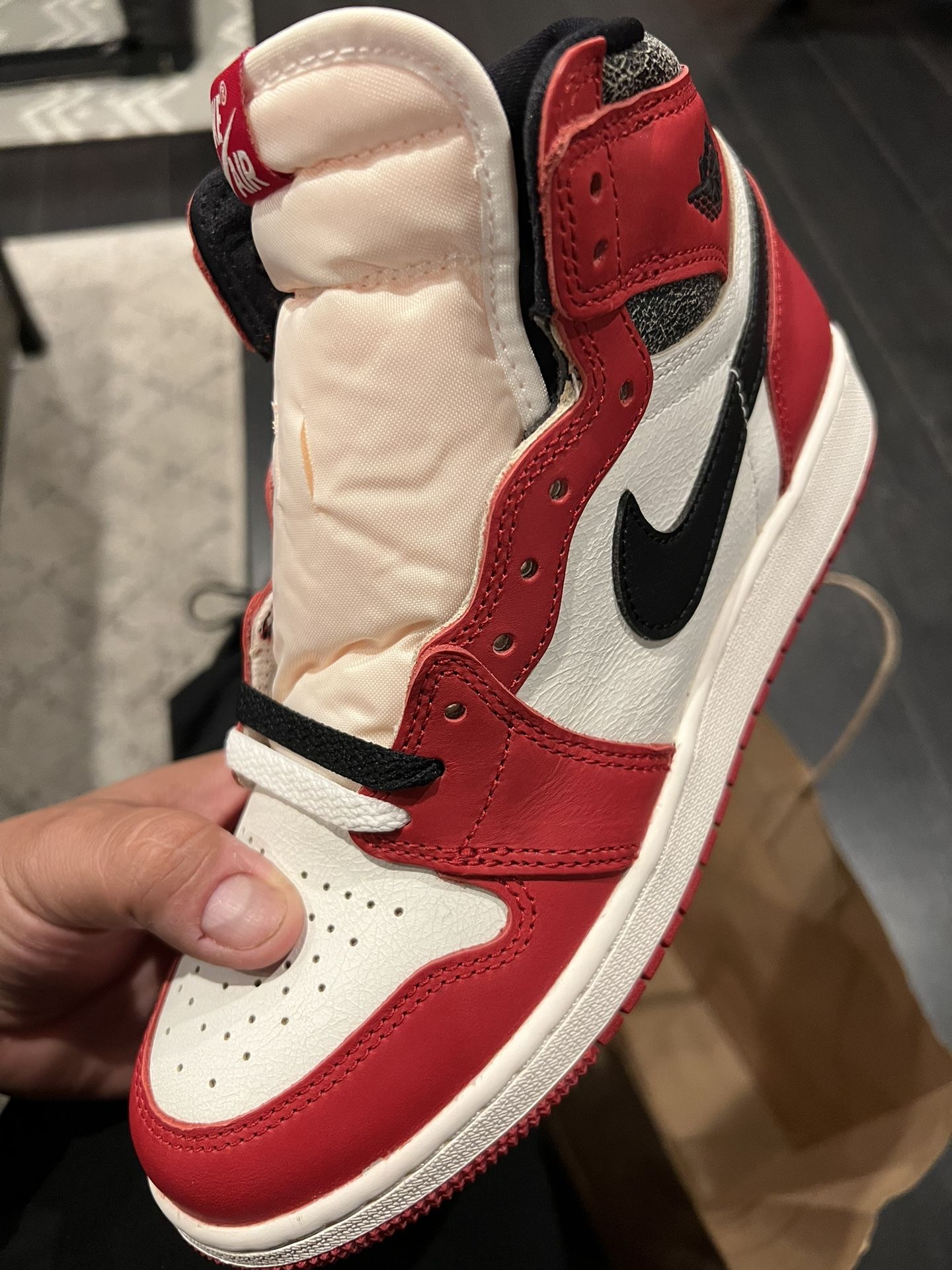 Air Jordan 1 Retro High OG Lost and Found Chicago 6.5Y / 6.0Y  & Accessories