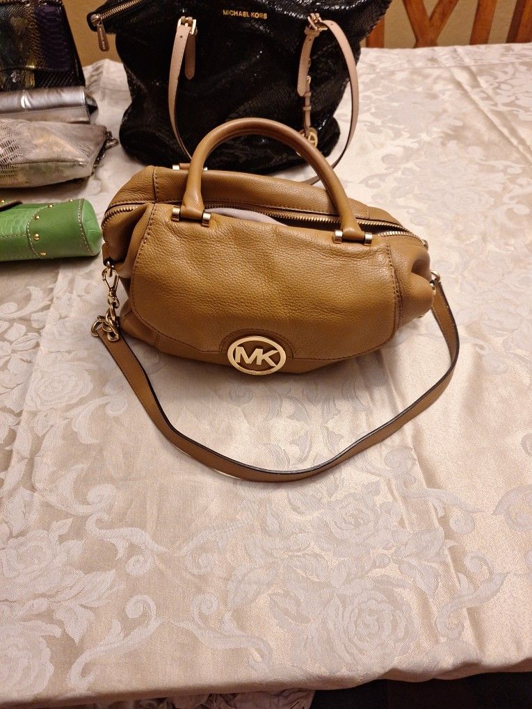 Michael KORS SADDLE PURSE NEW