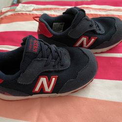 New balance Boys Shoe Size 7 ( Measured 6 Inches  from The Back Of The Shoe)