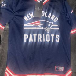 New England Patriots Jersey T-shirt ***Taking offers, items are not $0***