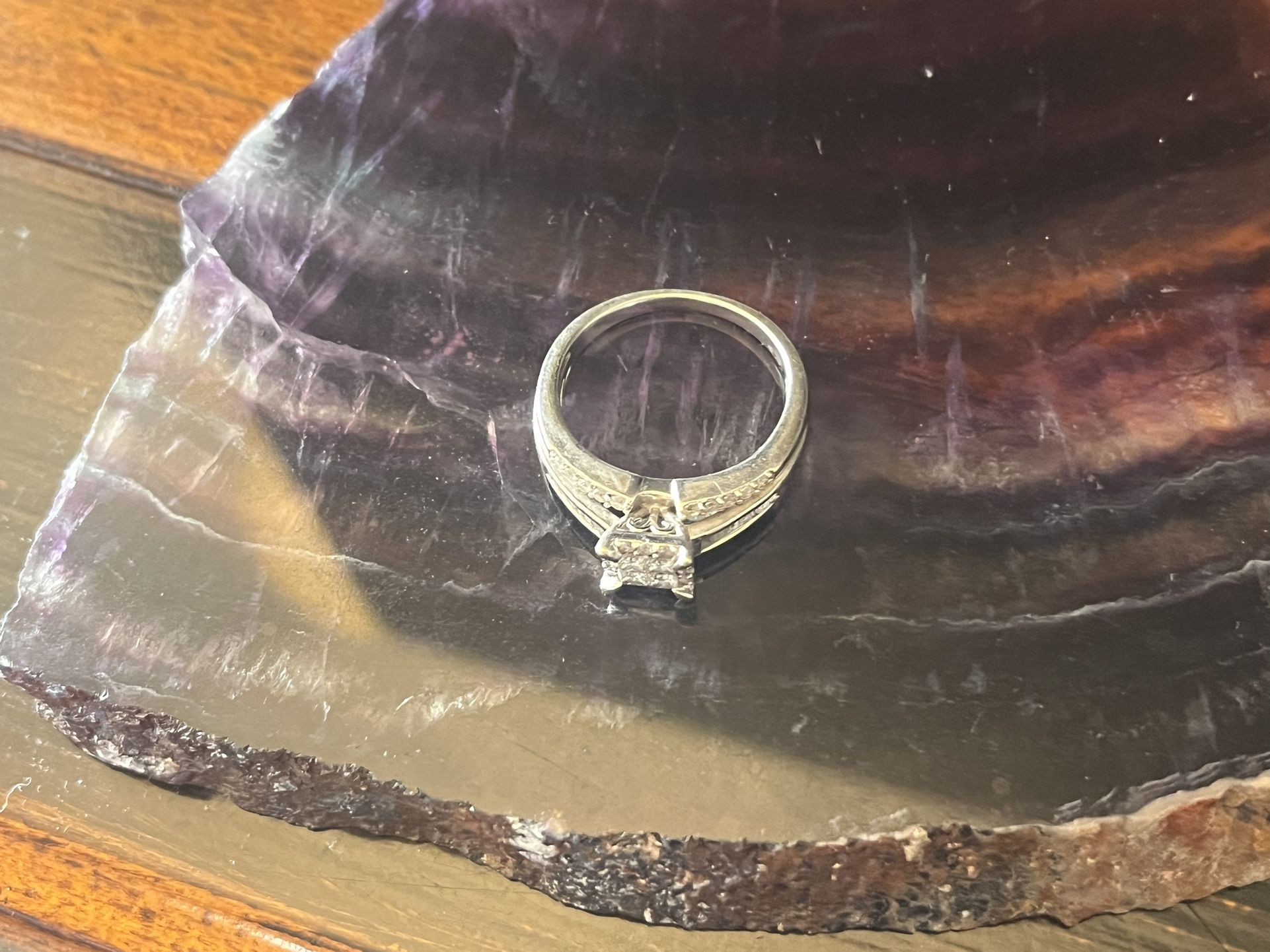 Women’s Diamond Ring Size 8.5