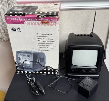 Portable TV stereo works great/ can’t get picture on TV just $5 xox