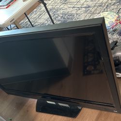 Vizio TV  45in - No Stand ,No Remote Control