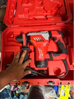New milwaukee SDS plus rotary hammer 1-1/8"