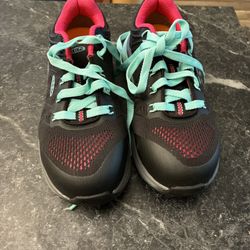 Keen Utility Woman’s Steel Toe Slip Resistant Size 5M Black Sneakers