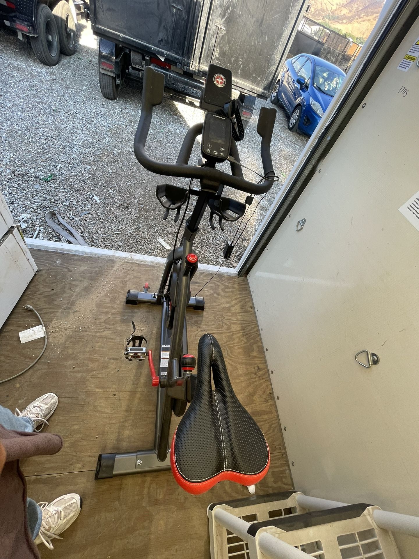 SCHWINN IC4 Bike
