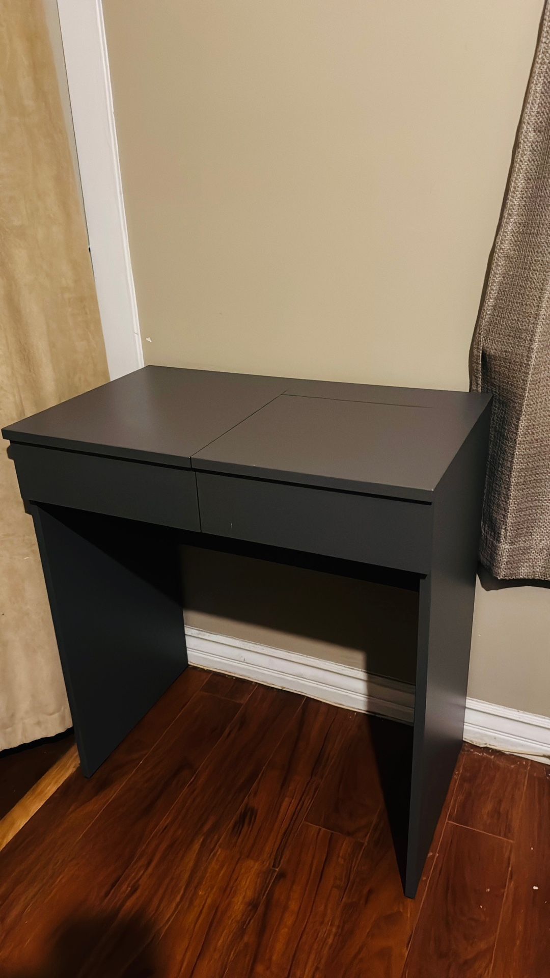 💡 Makeup Vanity with Lighted Mirror & Chair