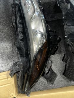 2019 Toyota Camry Xse Headlight PASSENGER SIDE ONLY