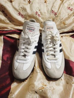 Men's tennis shoes