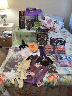 Halloween Decoration & Costume Lot
