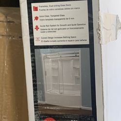 Curve Bathtub Door 60”