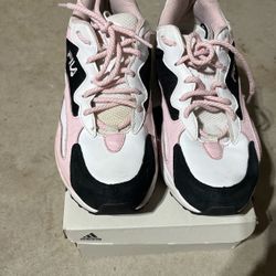 Woman Tennis FILA Great Condition