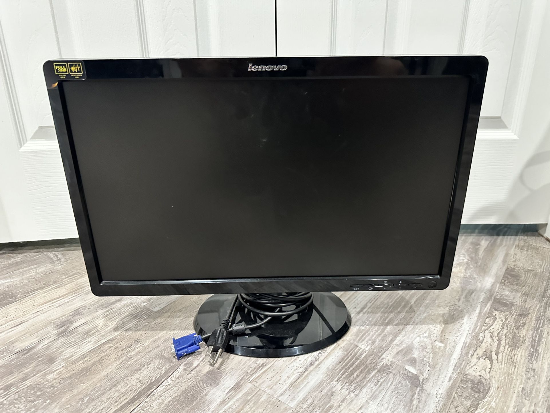 19” Lenova monitor VGA & DVI Only, No HDMI - see below