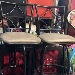 2 Bar Chairs, Counter Height Chairs $30 Both