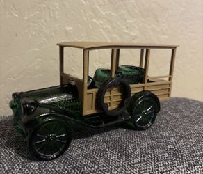 Vintage Avon Wild Country Station Wagon Green After Shave - Full Bottle