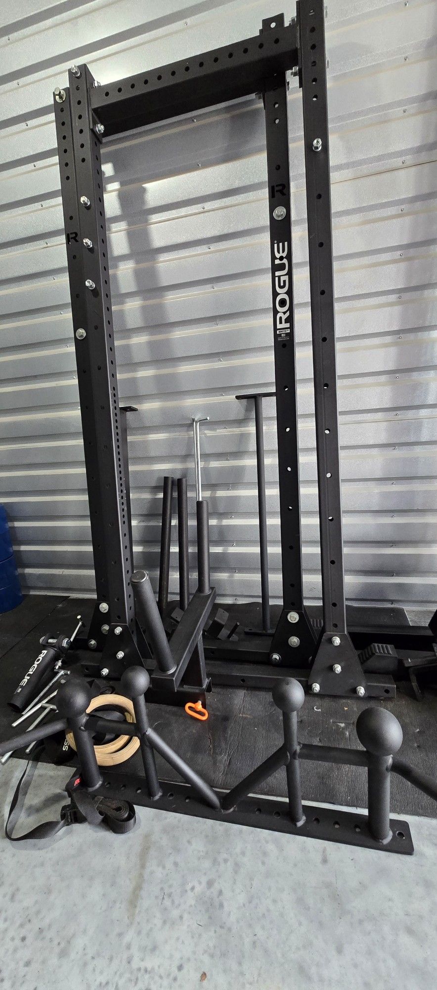 Weight Rogue Power Rack With Accesories 