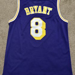 Los Angeles Lakers Throwback ‘Kobe Bryant #8’ Basketball Jersey