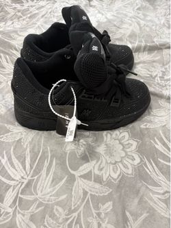 Amiri Men’s black Athletic Sneakers Size 8.5