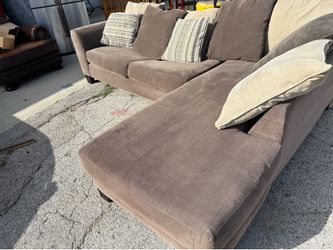 Nice Sectional! Delivery Available!