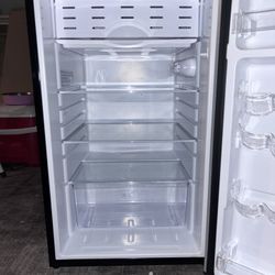 Magic Chef Mini Fridge