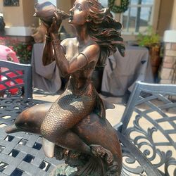 Statue resin