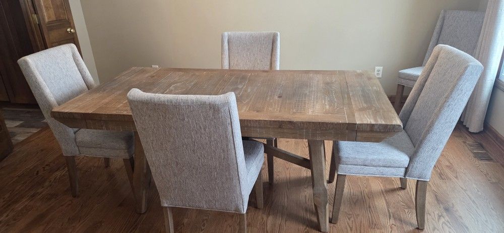 Dining Room Table And 6 Chairs. Brand New