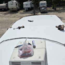 Se Reparan Trailas Techos Piso Carpetat Y Seecas  Pintura