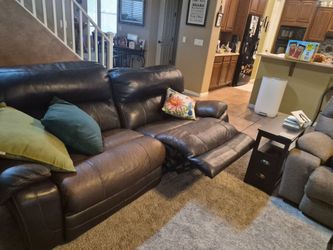 Free reclining sofas