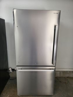 New Hisense Stainless Steel Refrigerator (Delivery Available)