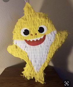 Baby shark piñata custom made only solo hecho a medida