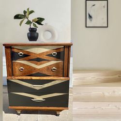 BEAUTIFUL ONE OF KIND 💯 REFINISHED/ RECERTIFIED VINTAGE MID-CENTURY MODERN CHEST OF DRAWERS! -$400