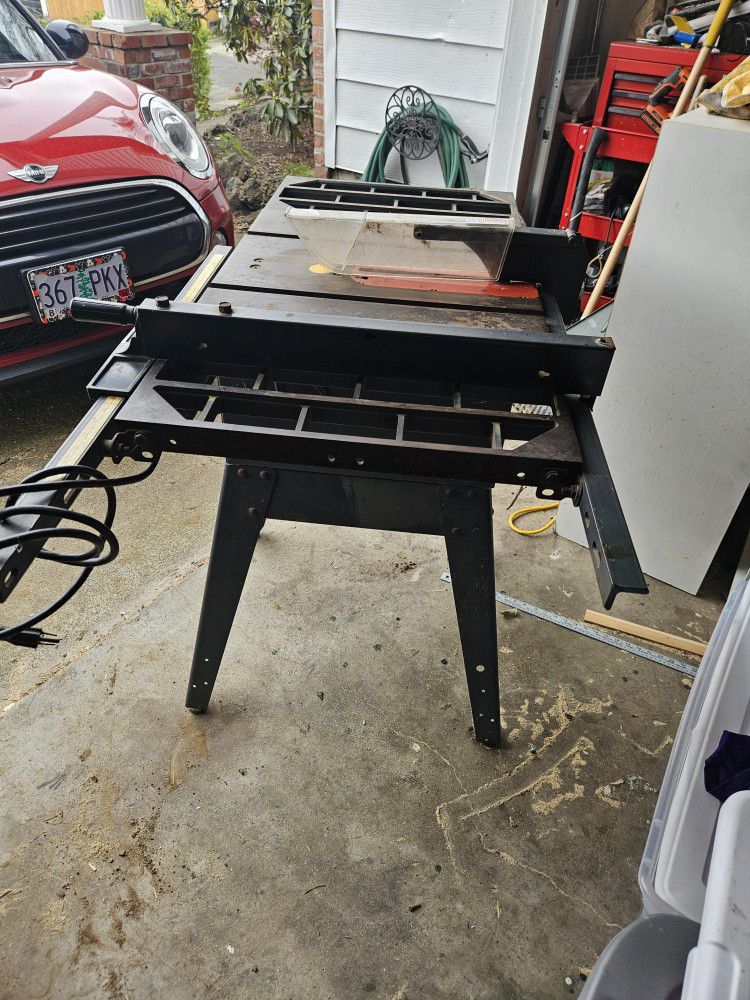 For Sale: Craftsman Table Saw - Excellent Condition!