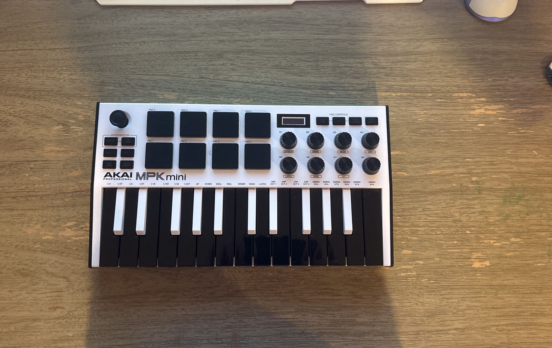 AKAI MPK mini professional DJ