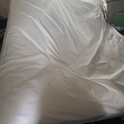 Queen Hybrid Mattress And Box Spring 