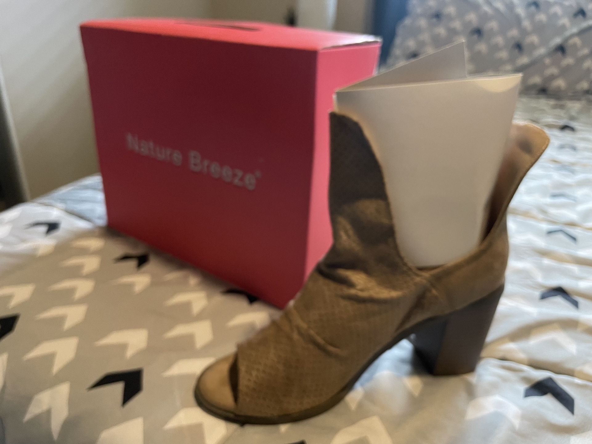 Nature’s Breeze Women’s Heels