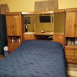 Bed Set With Dresser And Mirror 