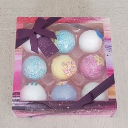 9 Bath Bombs