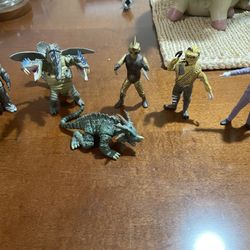 Spectraman Figurines  