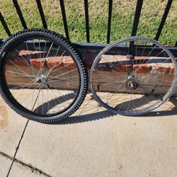 Vintage Schwinn 24 Inch Balloon Wheels S 2 Bendx Rim  