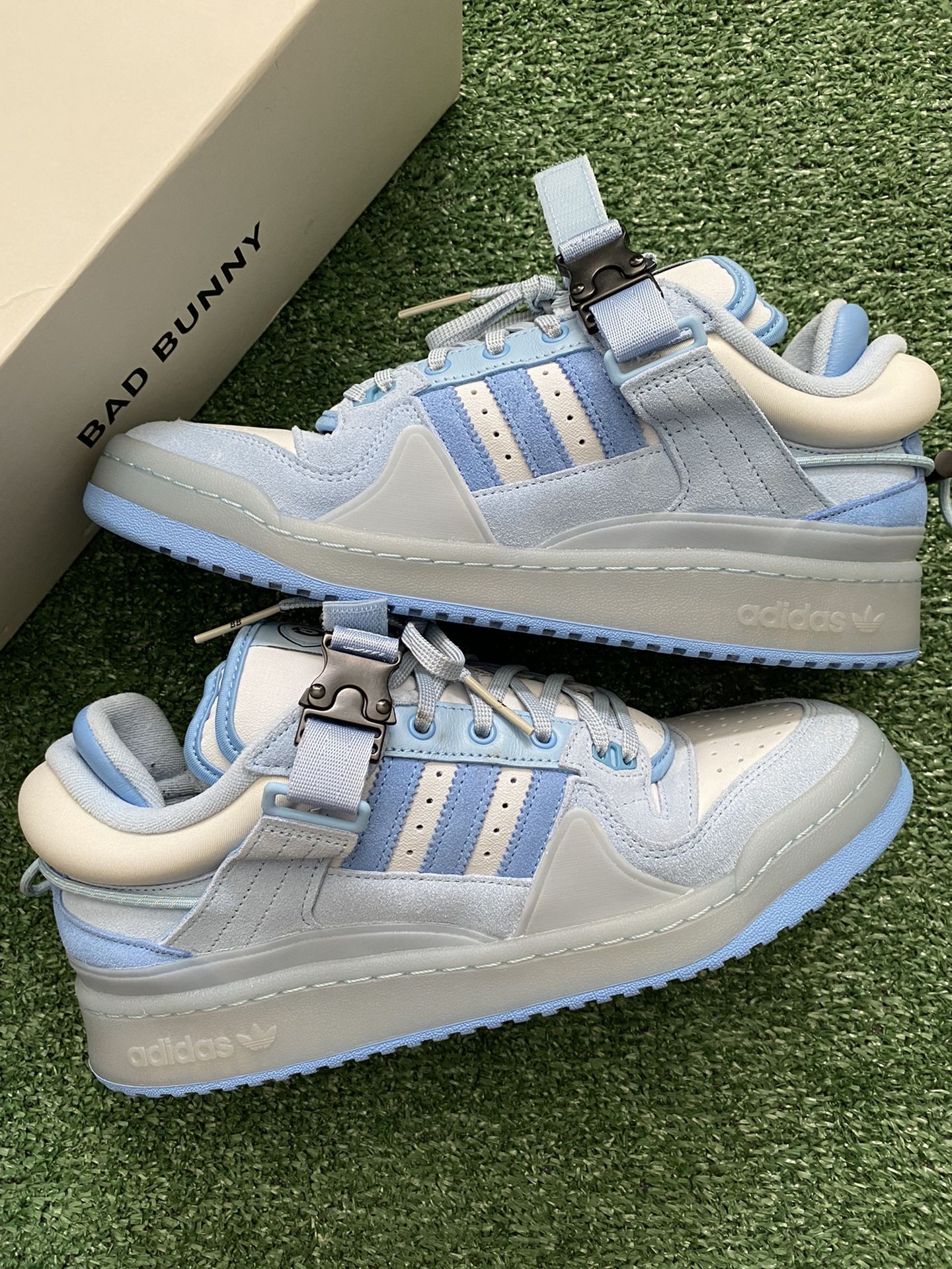 adidas gazelle silver green womens Bad Bunny's blue Adidas Forum Low  Newcop