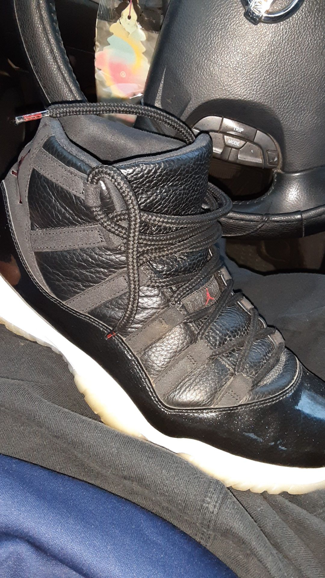 Jordans Retro Size 11 used but in Excellent condition 9/10